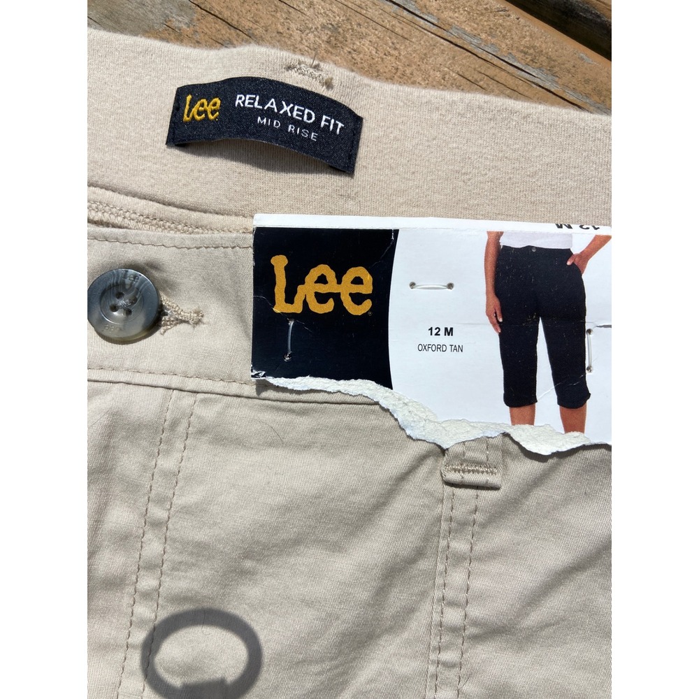 Lee Relaxed Fit Mid Rise Cargo Capris Oxford Tan Size 12 Medium NWT - Picture 2 of 6